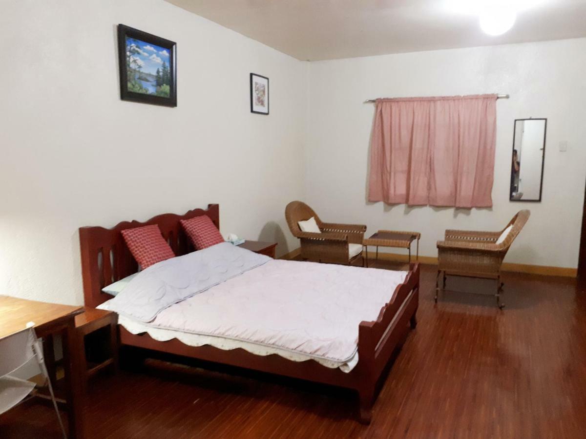 Minine Guesthouse Silang Eksteriør billede