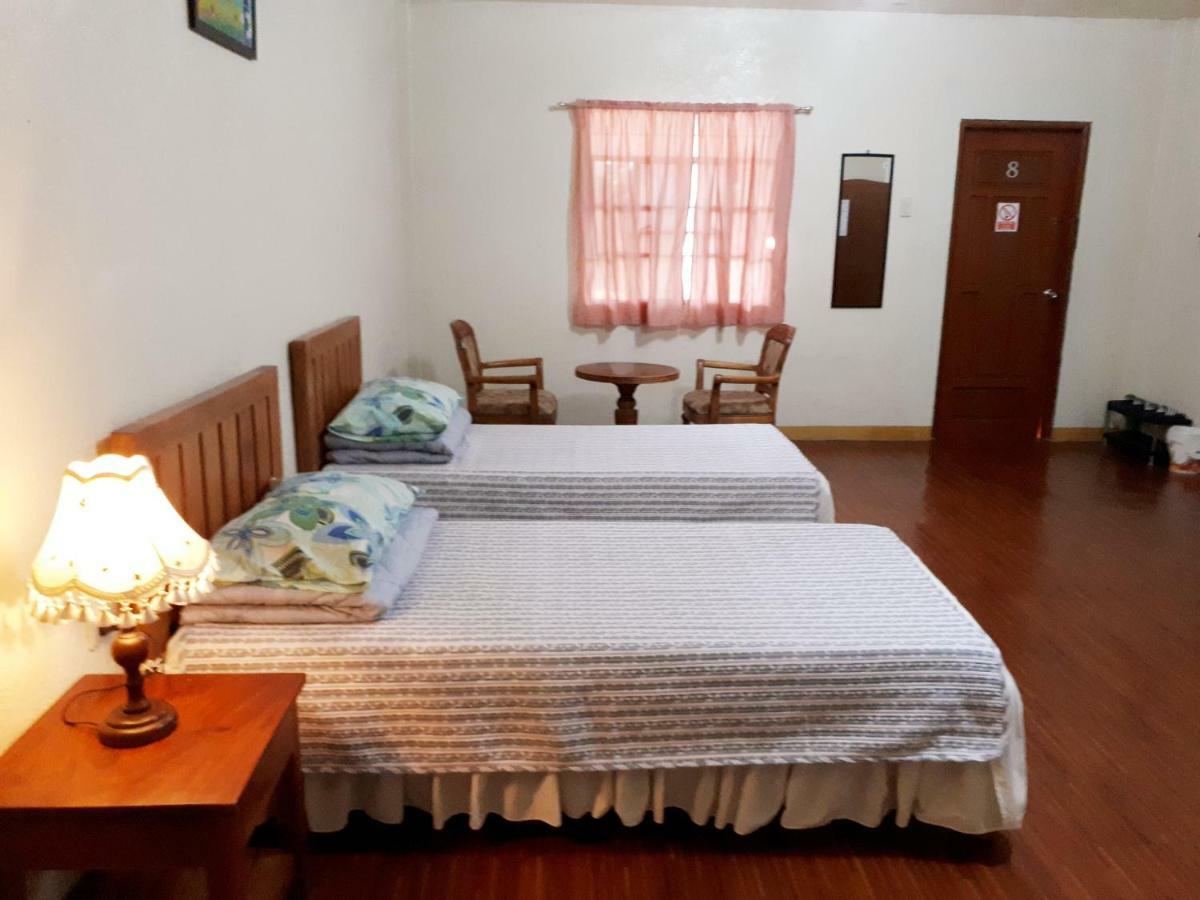 Minine Guesthouse Silang Eksteriør billede