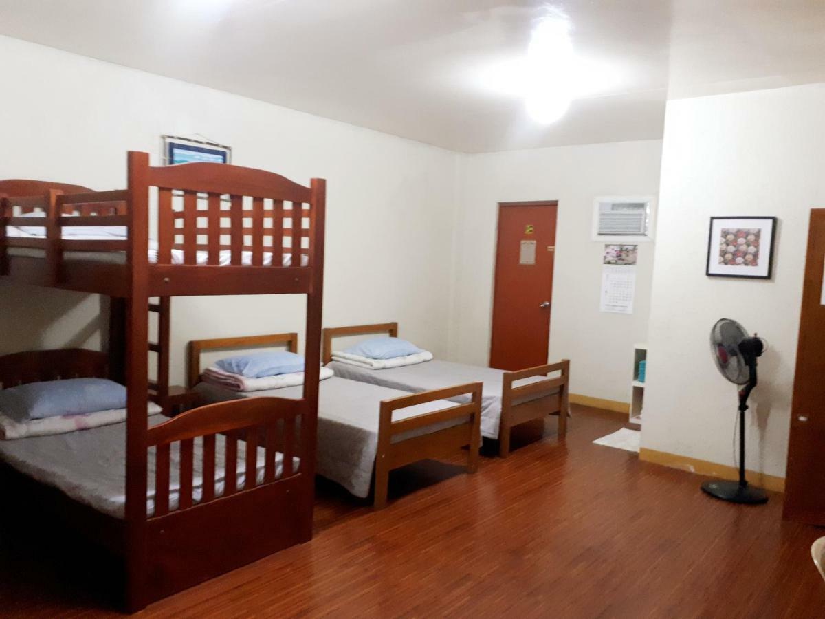 Minine Guesthouse Silang Eksteriør billede