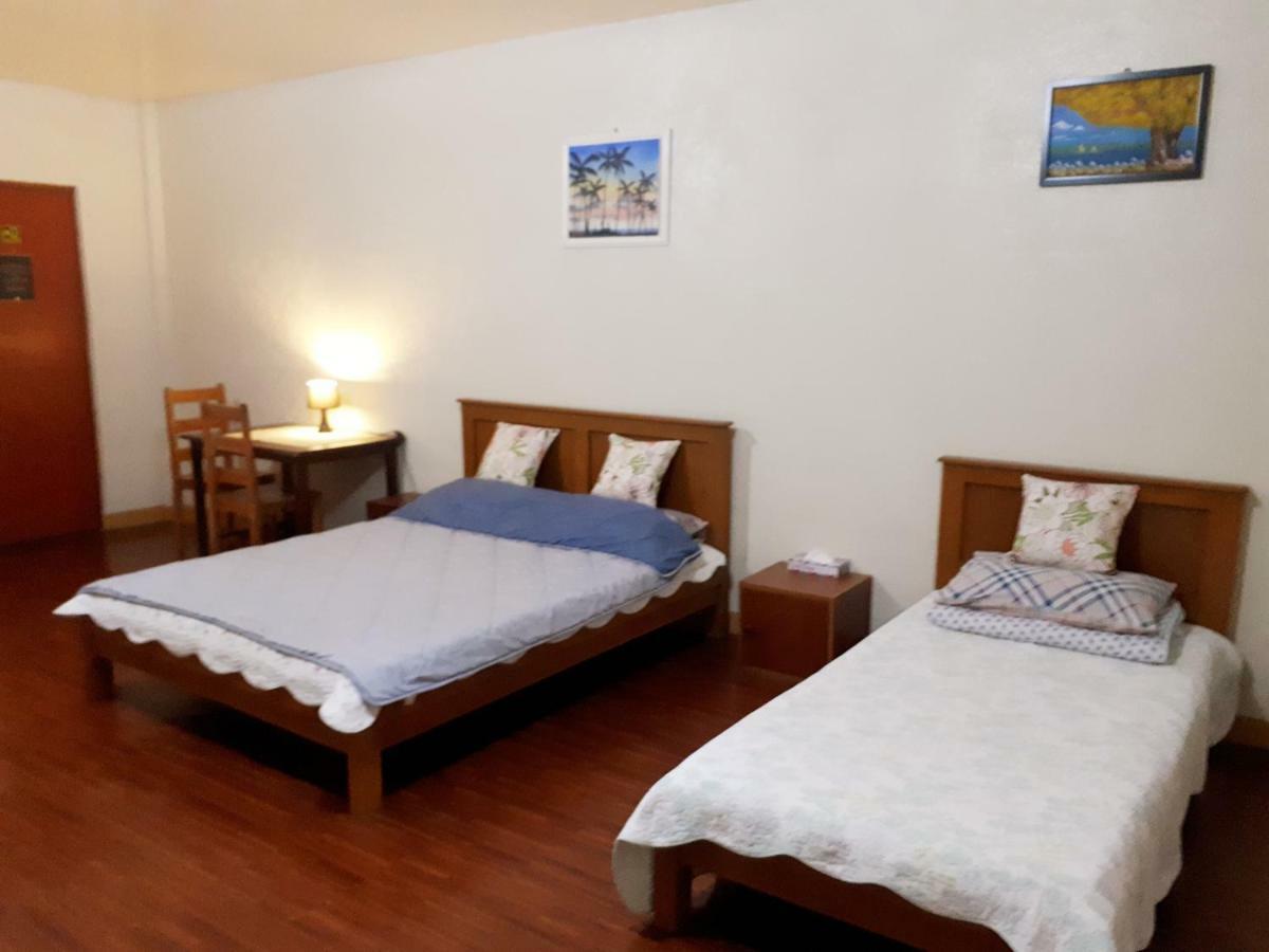 Minine Guesthouse Silang Eksteriør billede