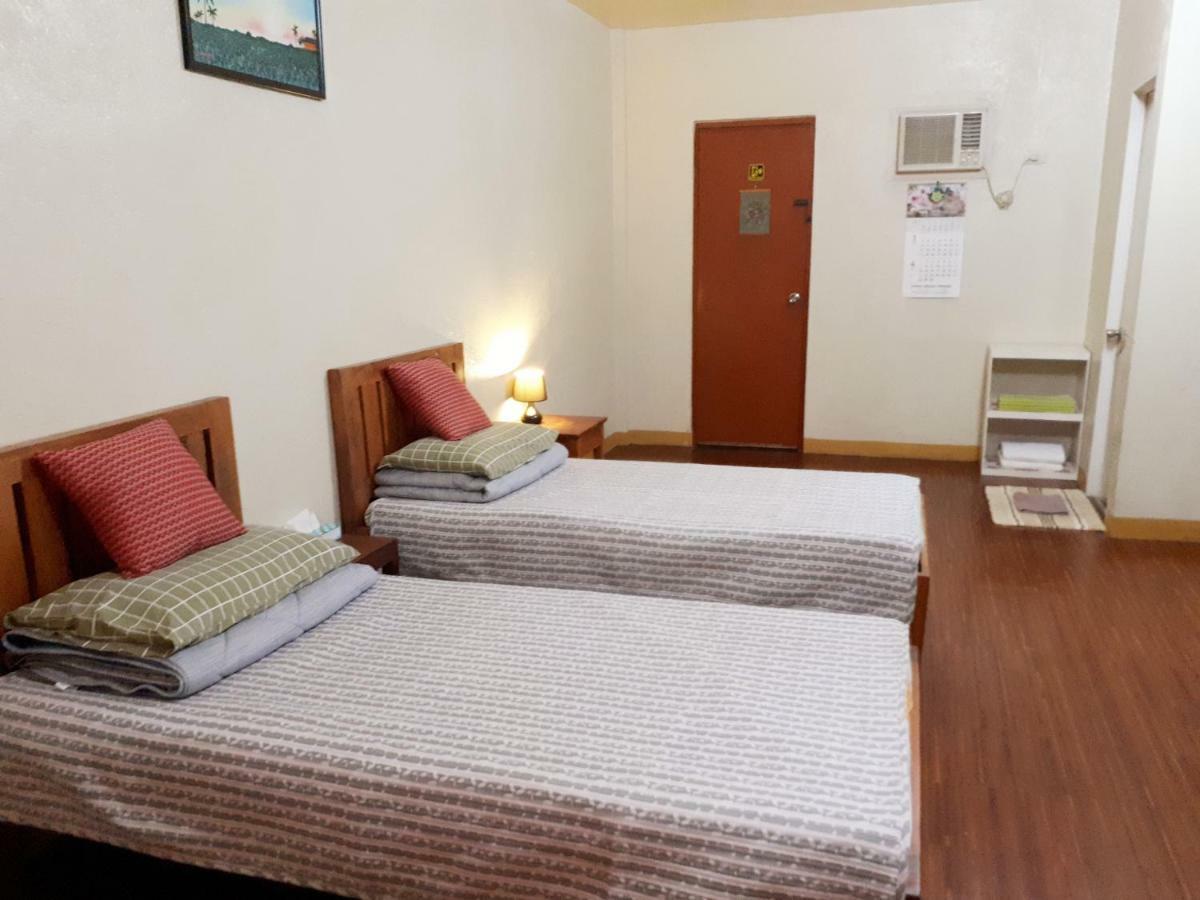 Minine Guesthouse Silang Eksteriør billede