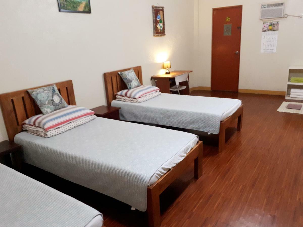 Minine Guesthouse Silang Eksteriør billede